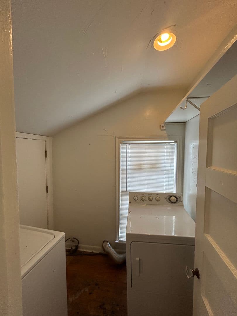 DALLAS House: 1255 SAN PATRICIO DR