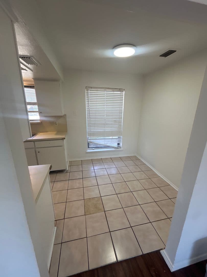 MESQUITE House: 3025 LAMBERT DR