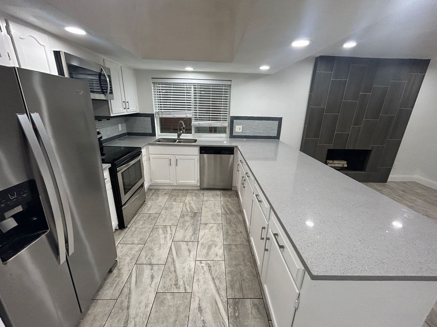 GARLAND House: 2905 SPRING BROOK DR