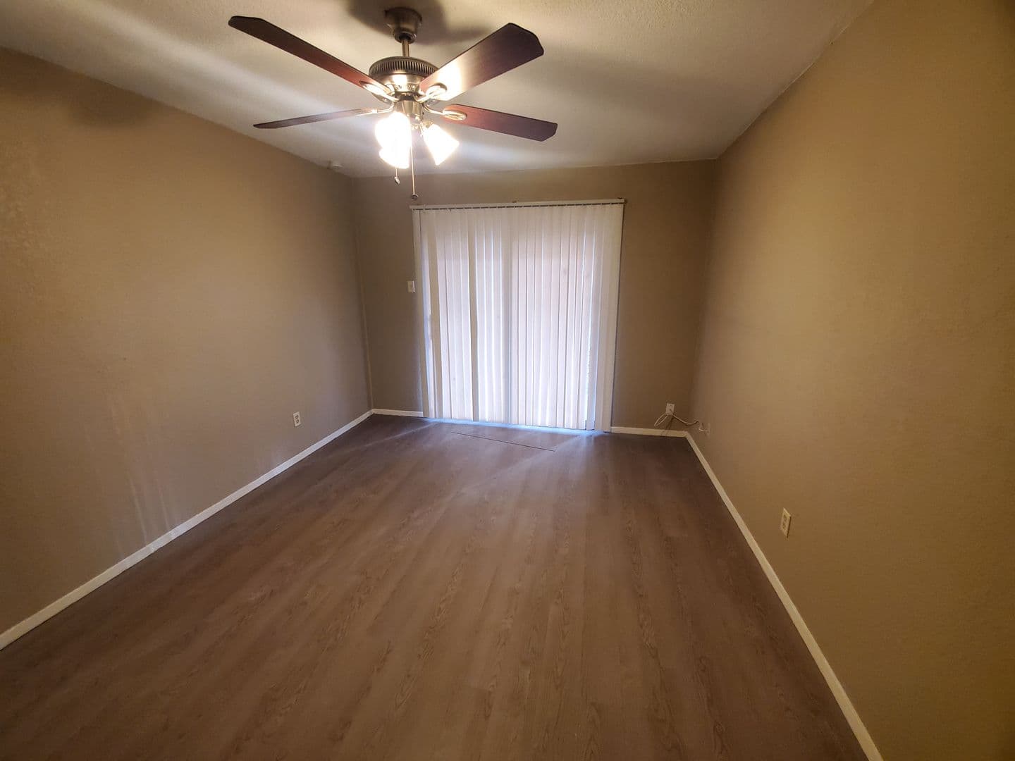 GARLAND House: 825 HUDSON DR