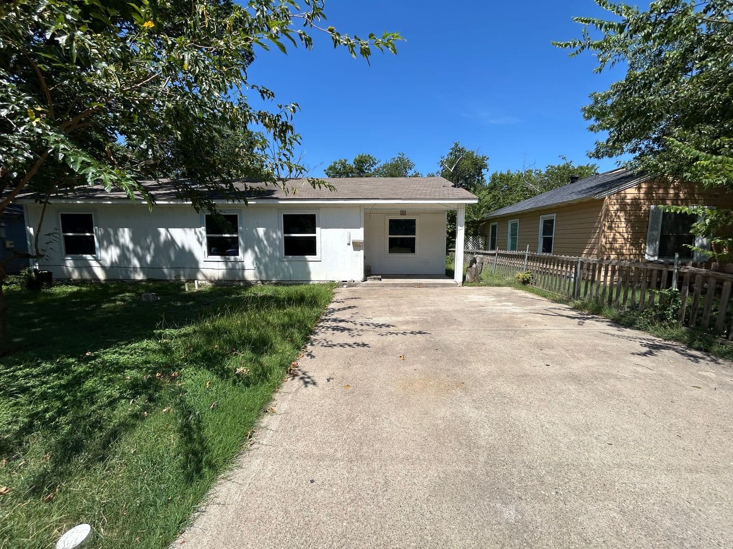 IRVING House: 525 THOMPSON ST