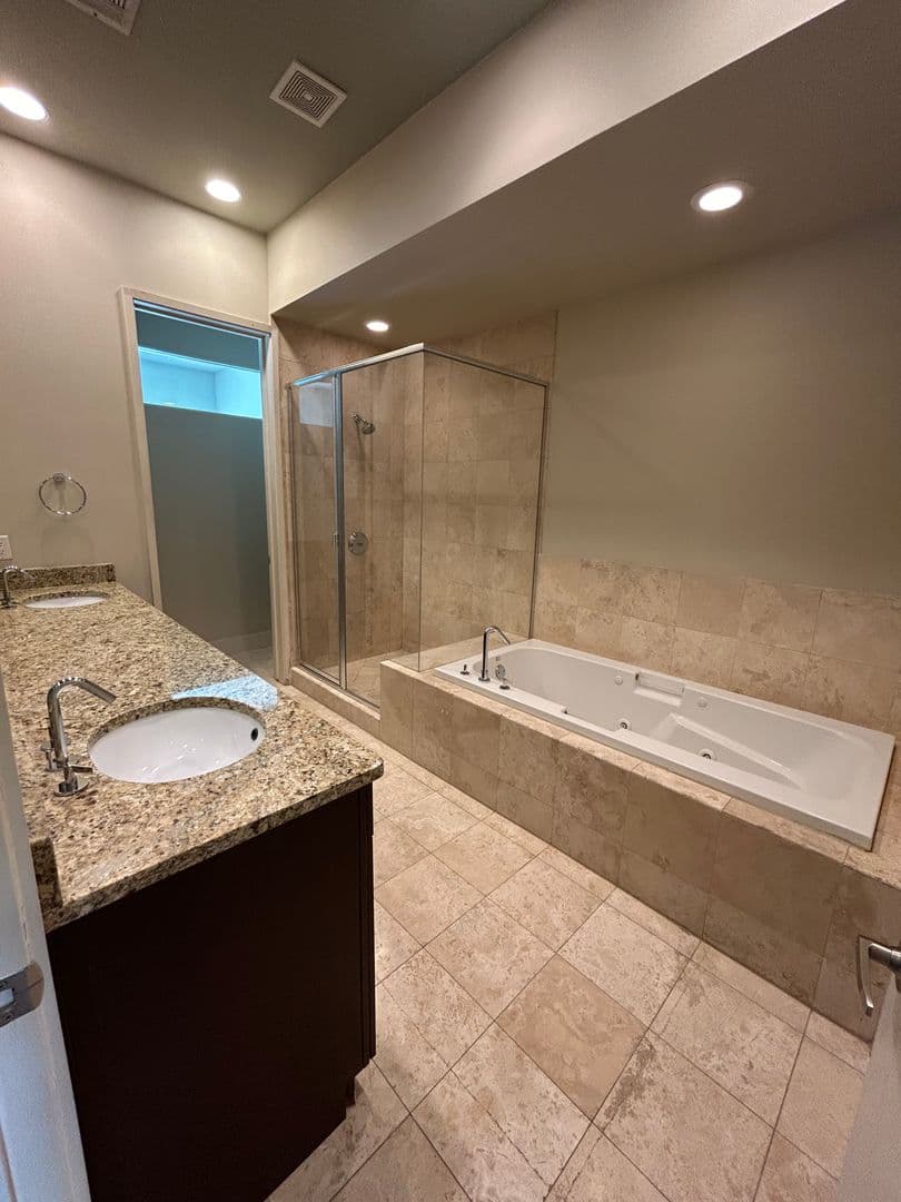 DALLAS Apartment: 1600 N HASKELL