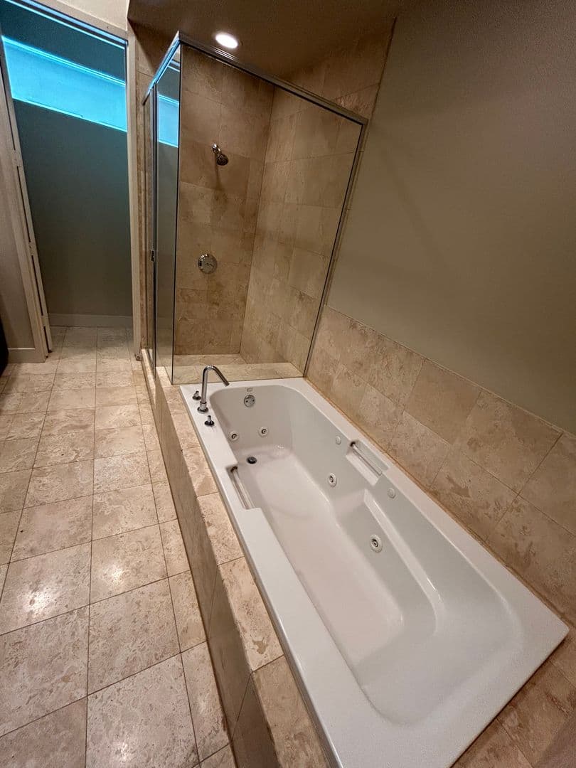 DALLAS Apartment: 1600 N HASKELL