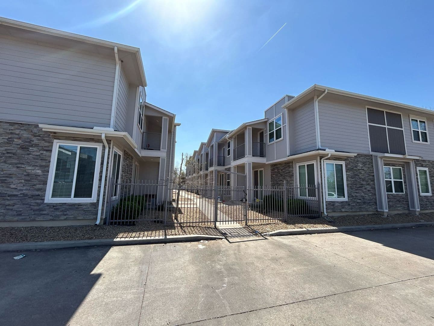 DALLAS Apartment: 212 STELLARIGA PL