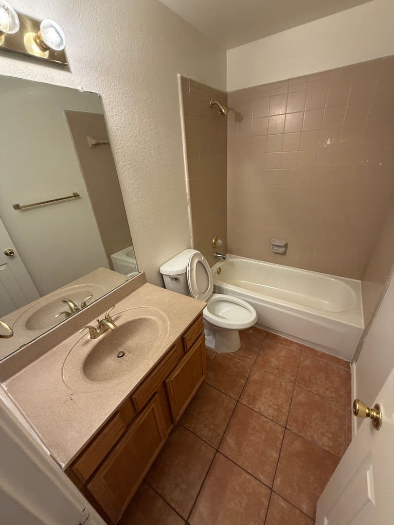 MESQUITE House: 1005 CHELSEA