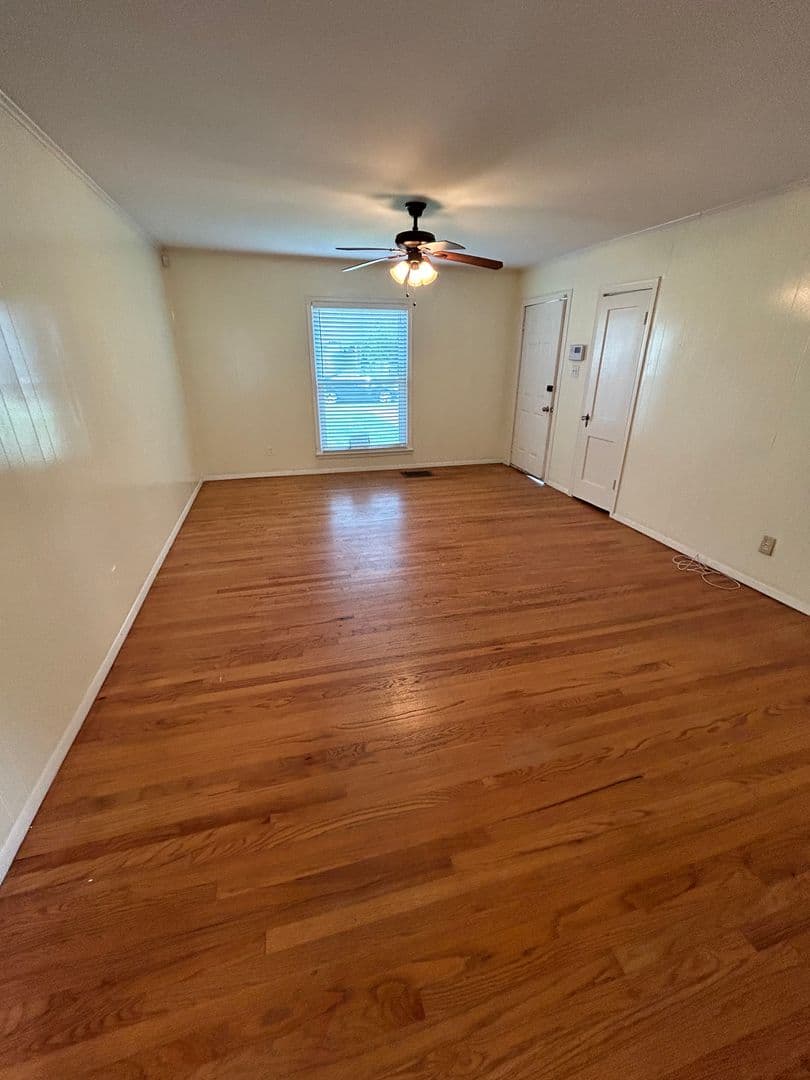 DALLAS House: 1255 SAN PATRICIO DR
