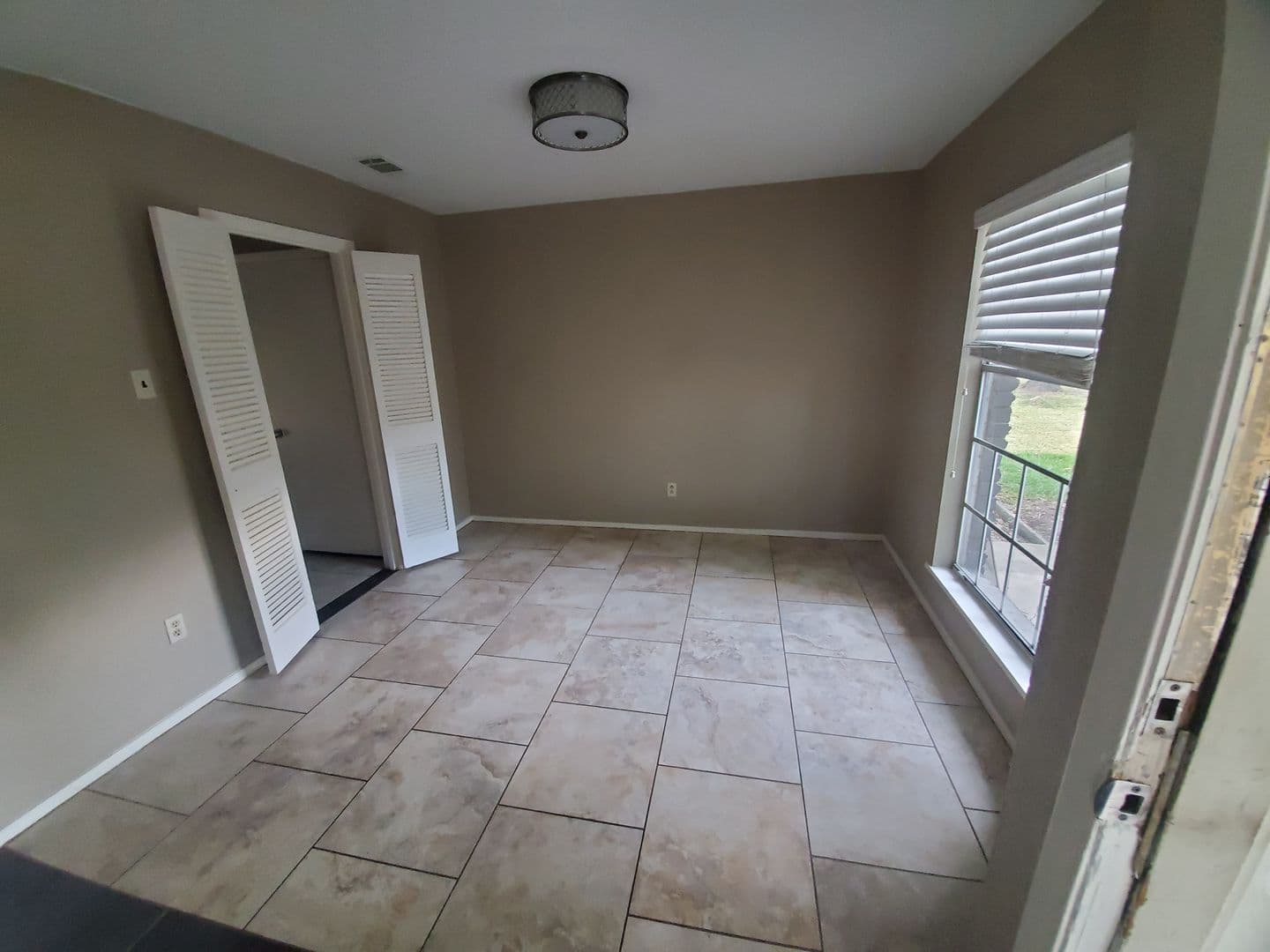 GARLAND House: 825 HUDSON DR