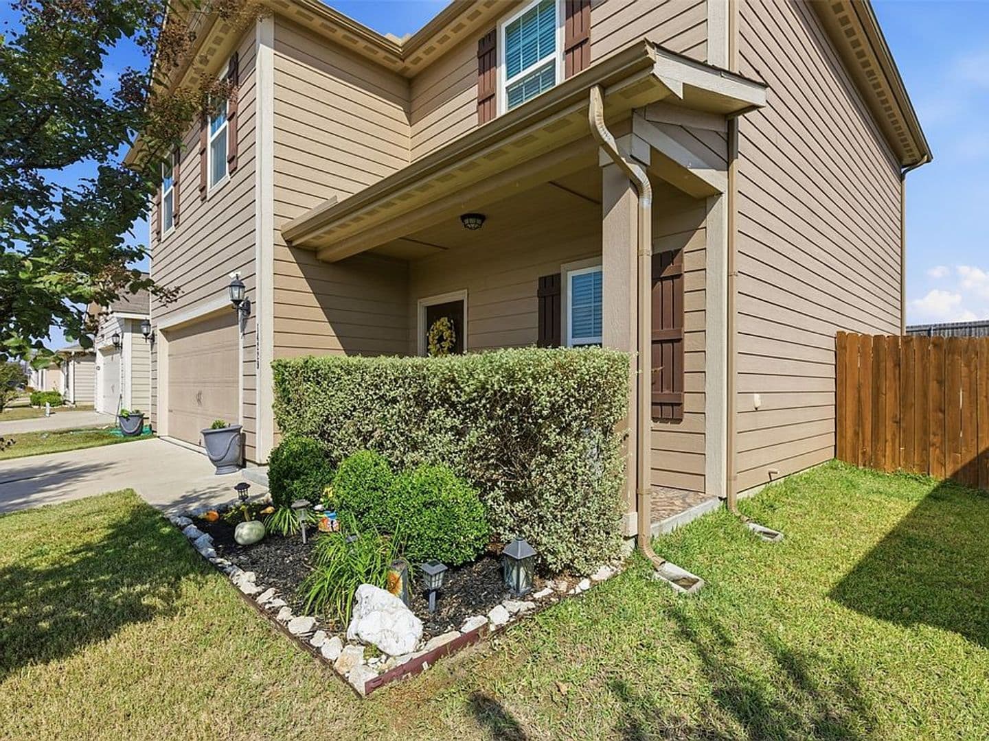 DALLAS House: 14112 INDIAN WELLS RD