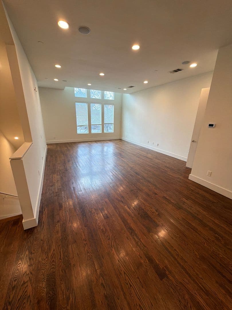 DALLAS Apartment: 1600 N HASKELL