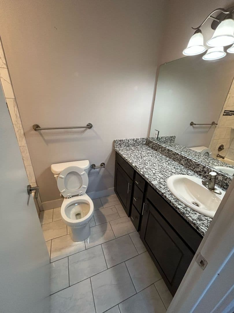 DALLAS Apartment: 212 STELLARIGA PL