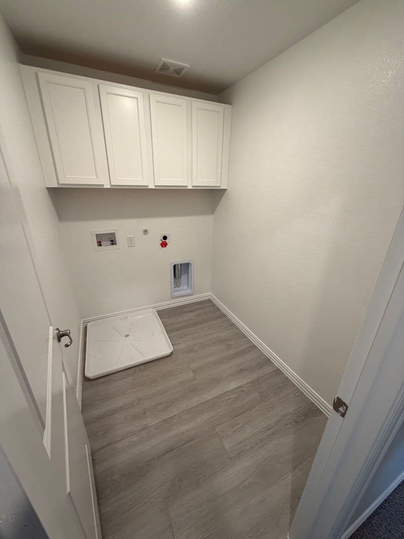 MESQUITE House: 2940 BLUETS DR