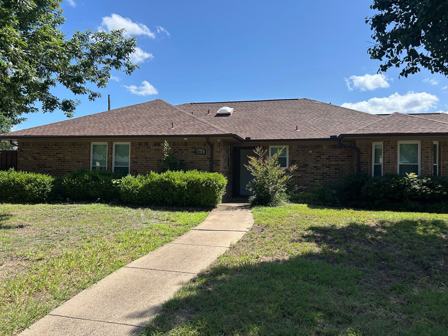 SACHSE House: 2412 RIDGEVIEW DR
