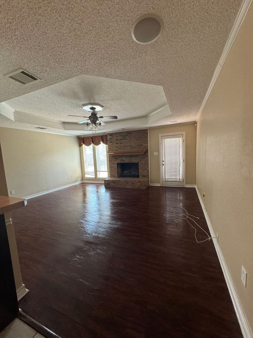 SACHSE House: 2412 RIDGEVIEW DR