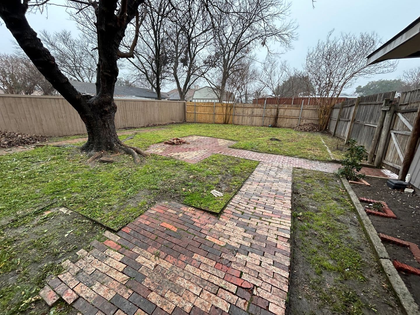 GARLAND House: 825 HUDSON DR