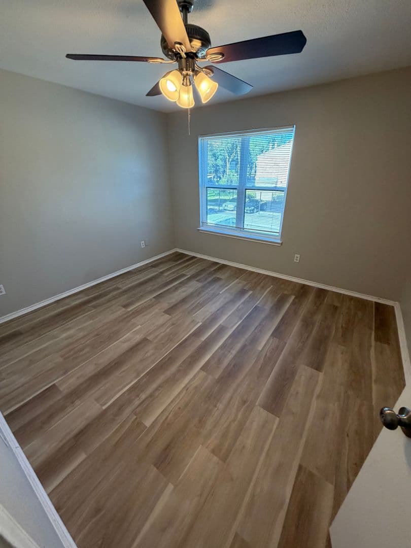 DALLAS House: 8109 SKILLMAN ST