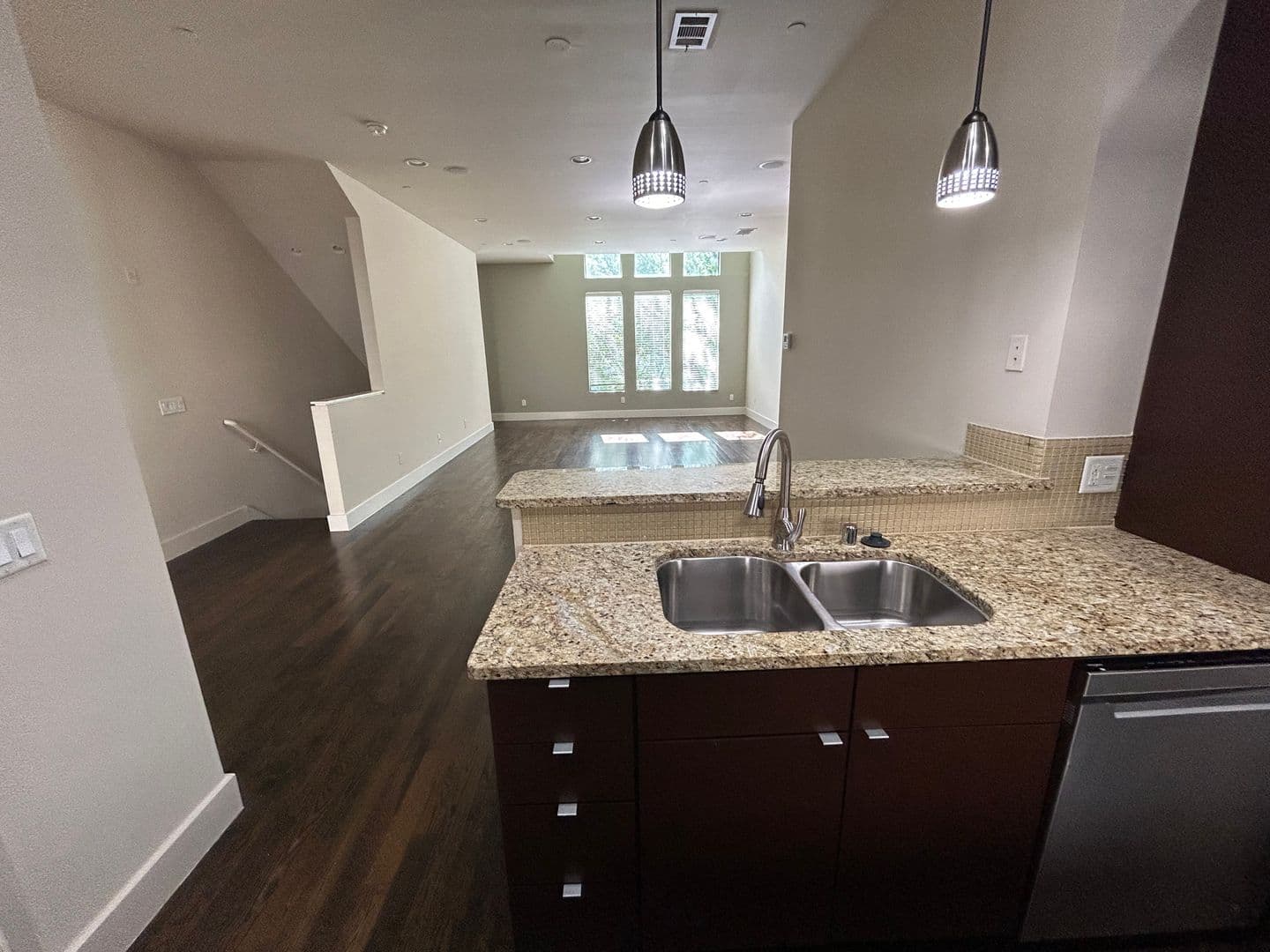 DALLAS Apartment: 1600 N HASKELL