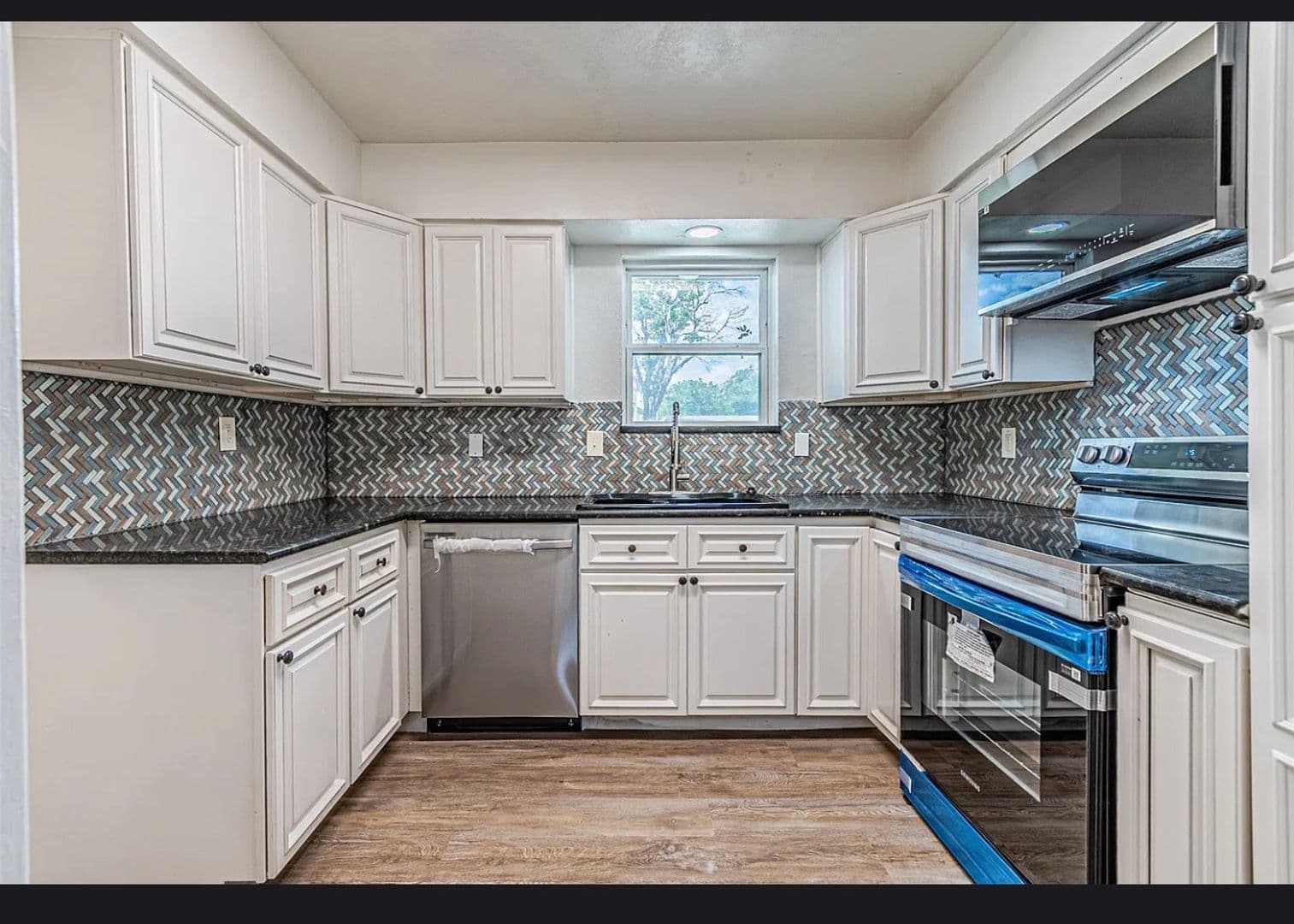 CARROLLTON House: 2008 CLUBRIDGE DR