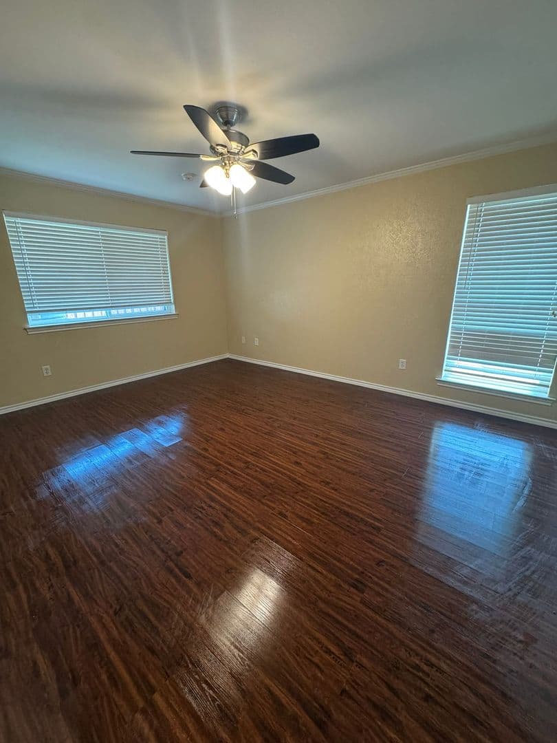 SACHSE House: 2412 RIDGEVIEW DR