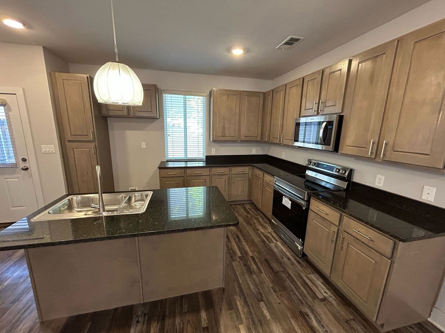 DALLAS Apartment: 212 STELLARIGA PL