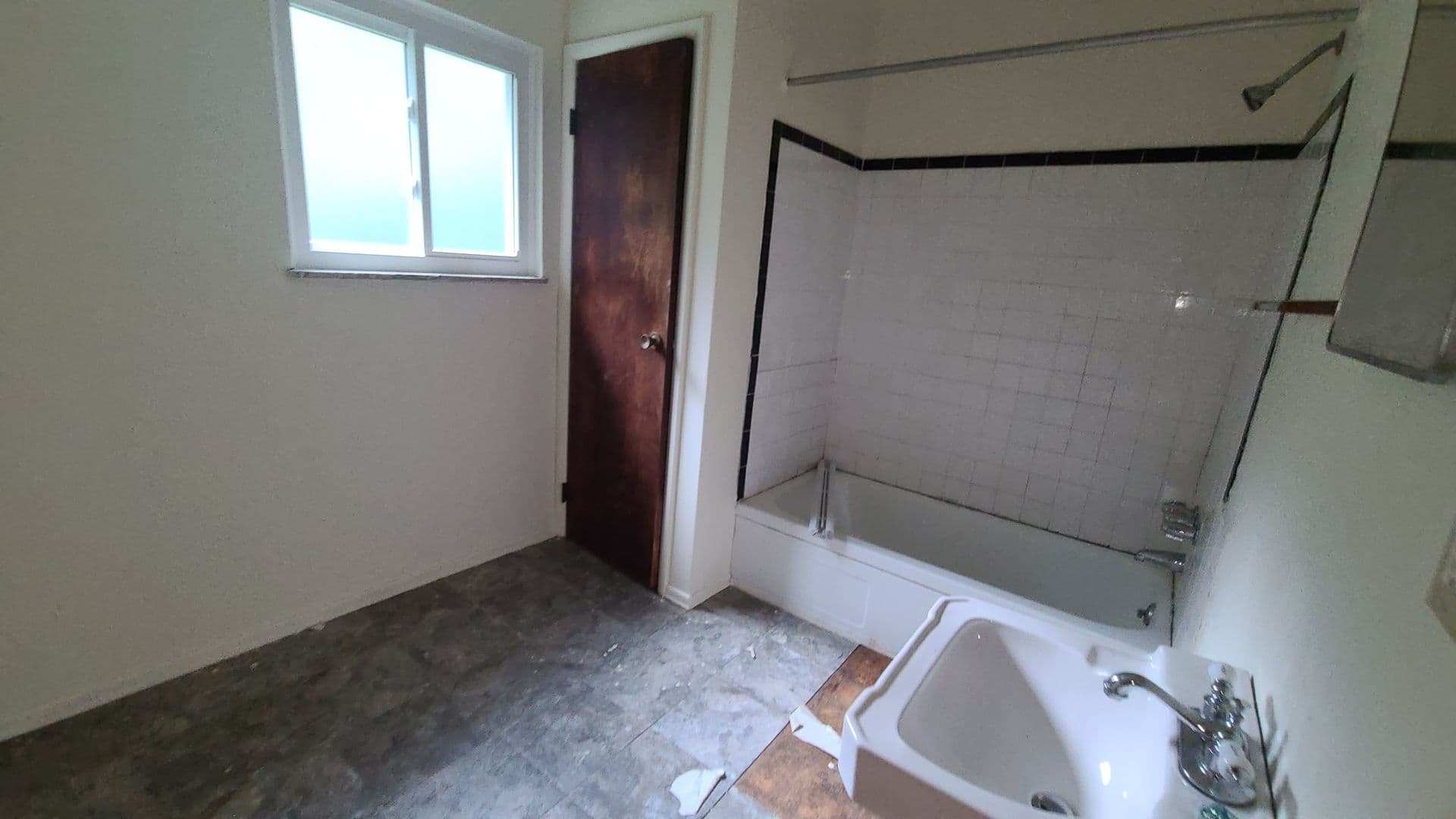 Pittsburgh Apartment: 3999 Canal Street