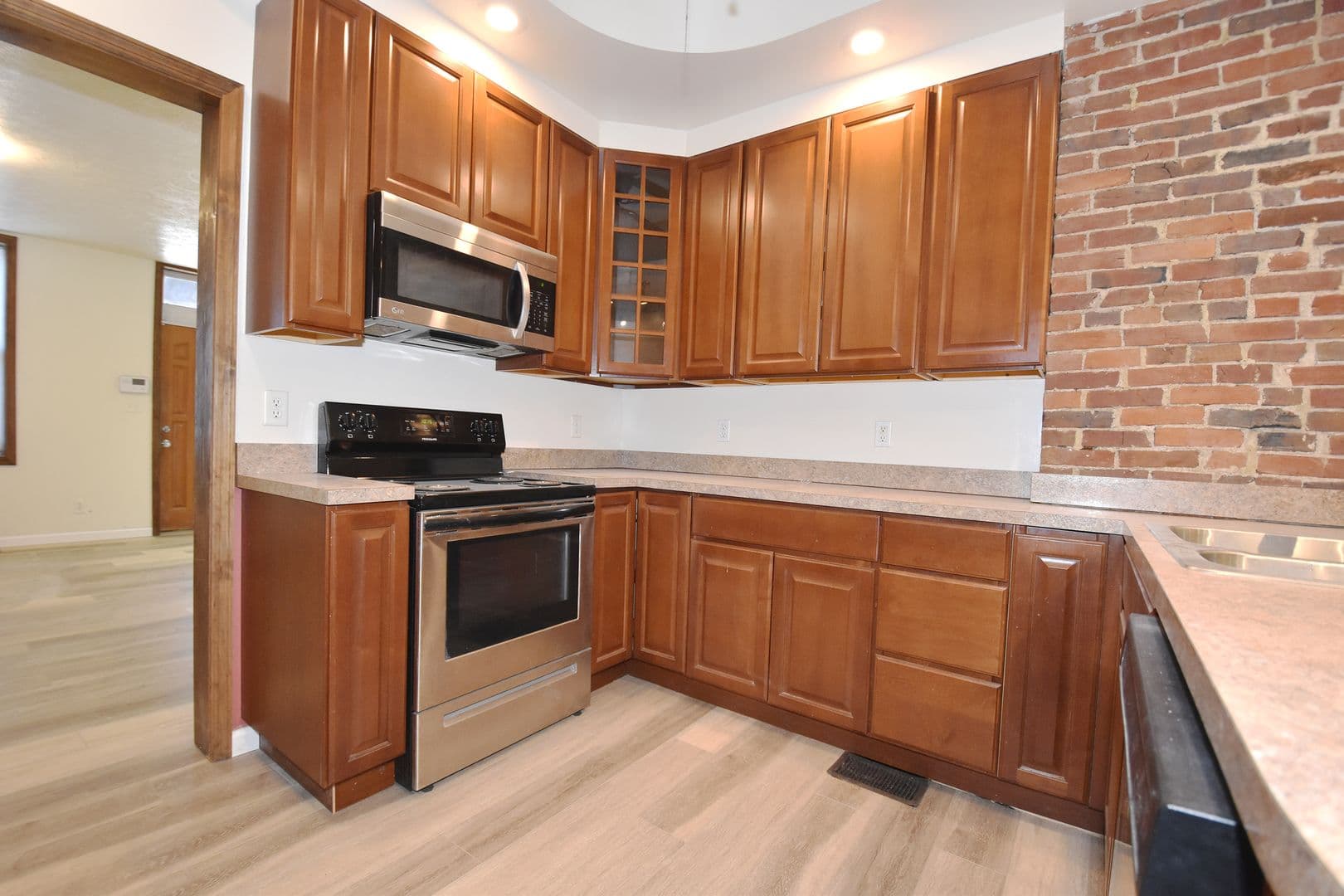 Pittsburgh Apartment: 1823 Penn Ave