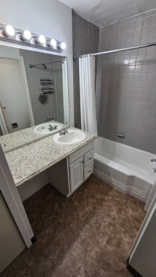 Pittsburgh Apartment: Schenley House and Schenley Annex