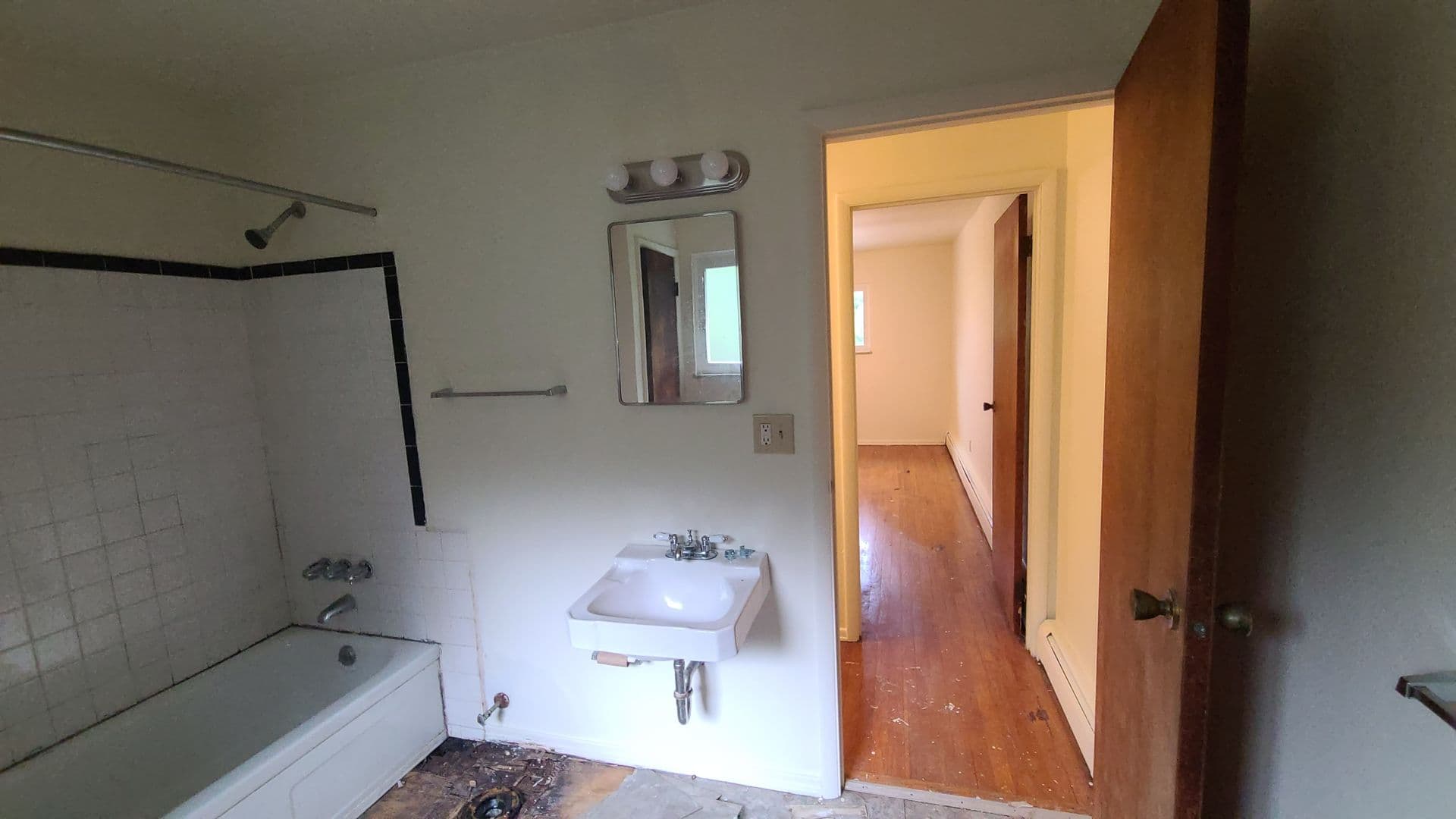 Pittsburgh Apartment: 3999 Canal Street