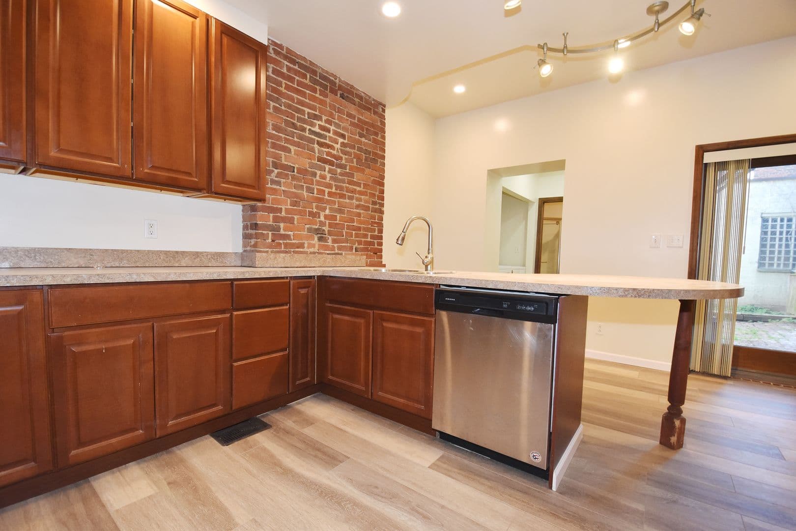 Pittsburgh Apartment: 1823 Penn Ave