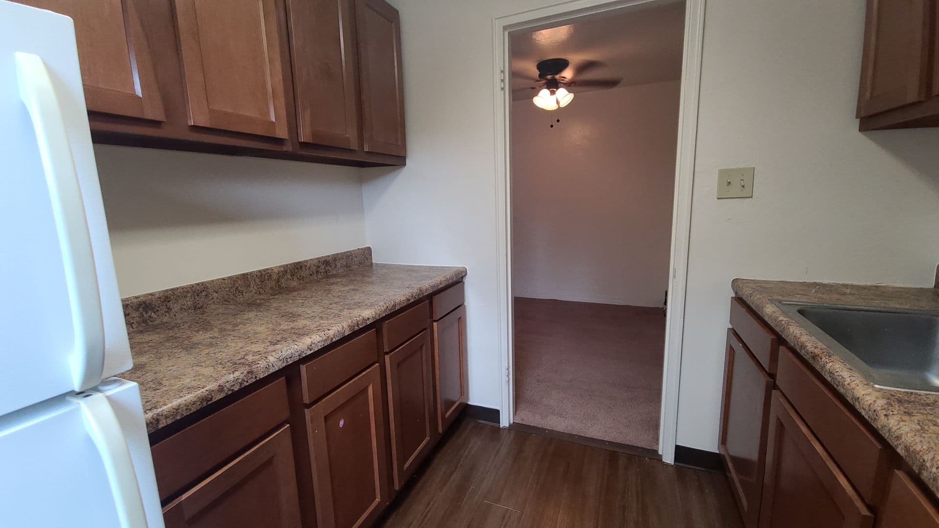 Pittsburgh Apartment: 135 Abbeyville Rd
