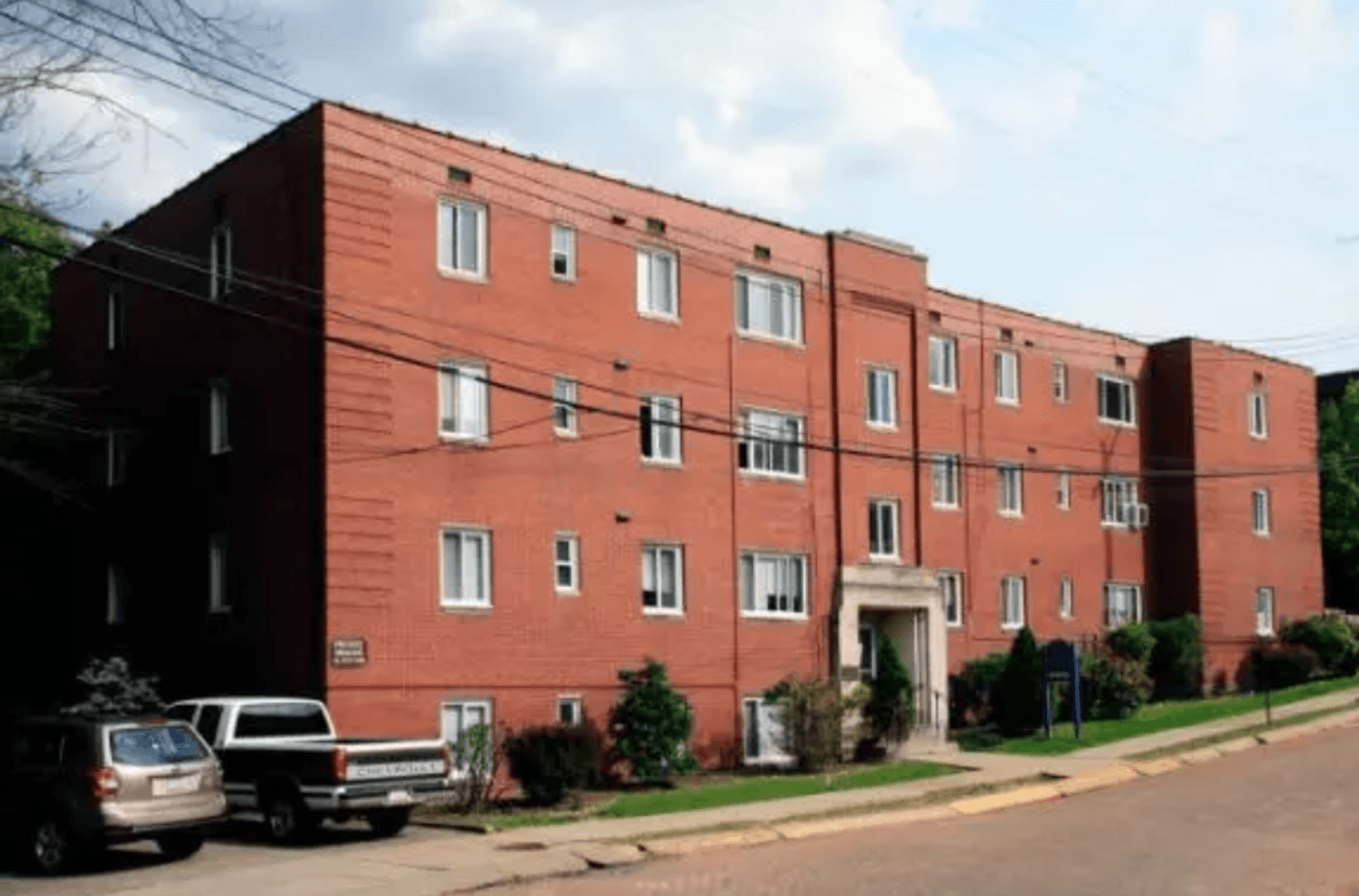 Pittsburgh Apartment: 711 Wisteria Ave