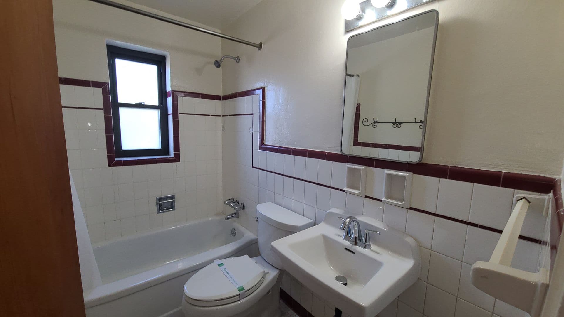 Pittsburgh Apartment: 135 Abbeyville Rd