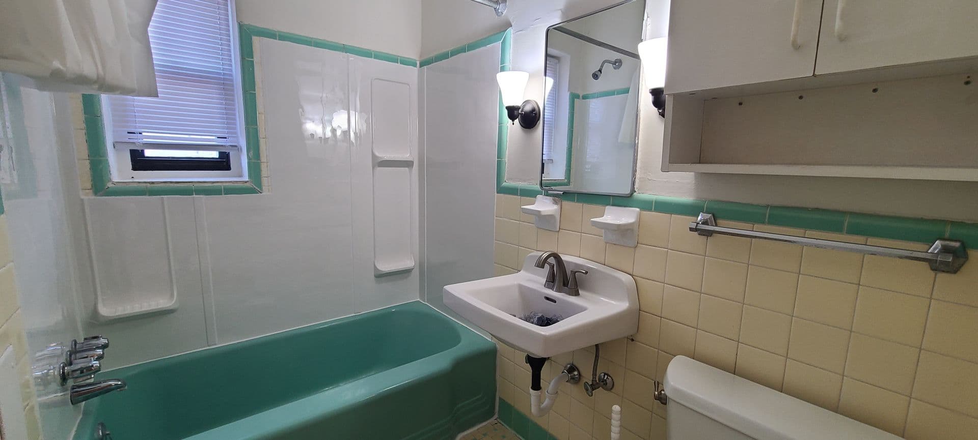 Pittsburgh Apartment: 221 Buchanan Place