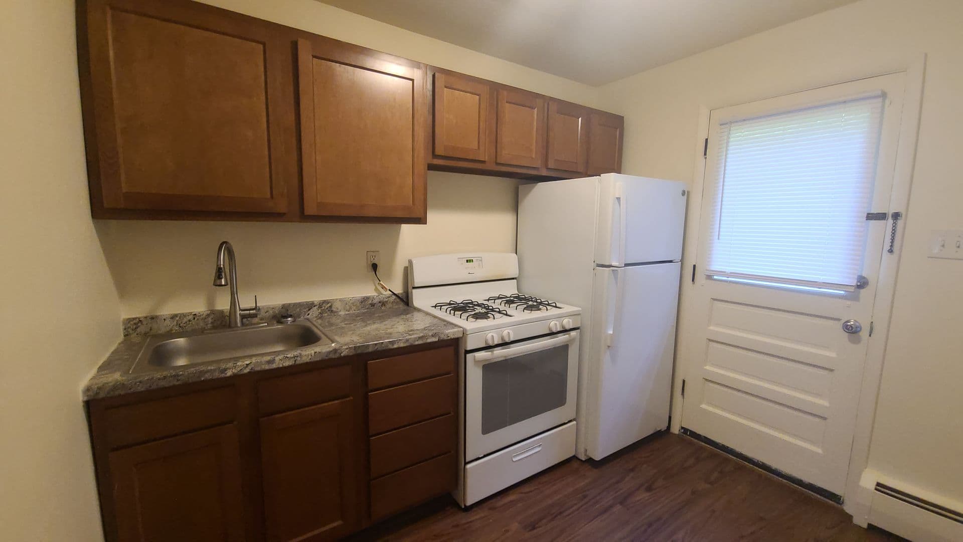 Pittsburgh Apartment: 3999 Canal Street