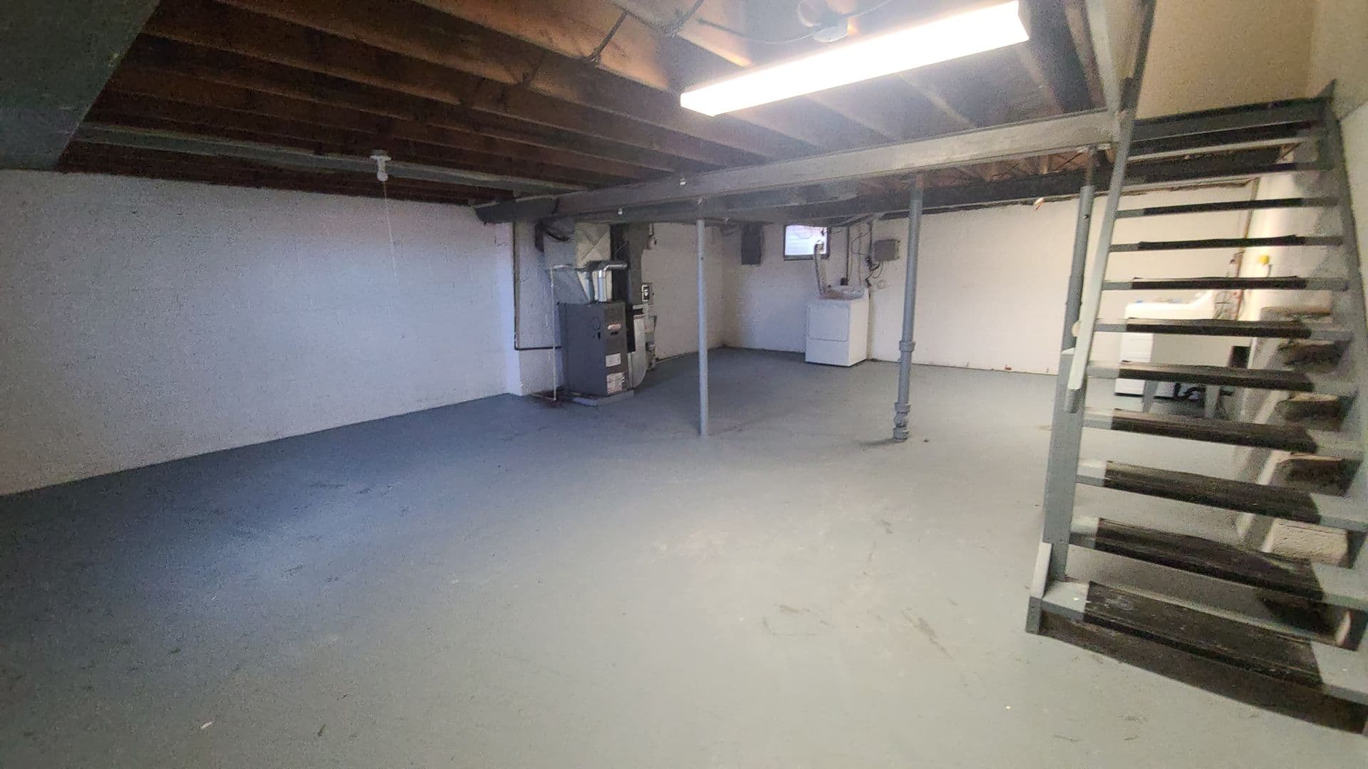 Pittsburgh Apartment: 135 Abbeyville Rd