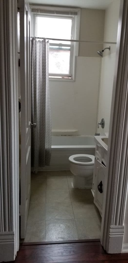 Pittsburgh Apartment: 215 Fisk 1 & 2