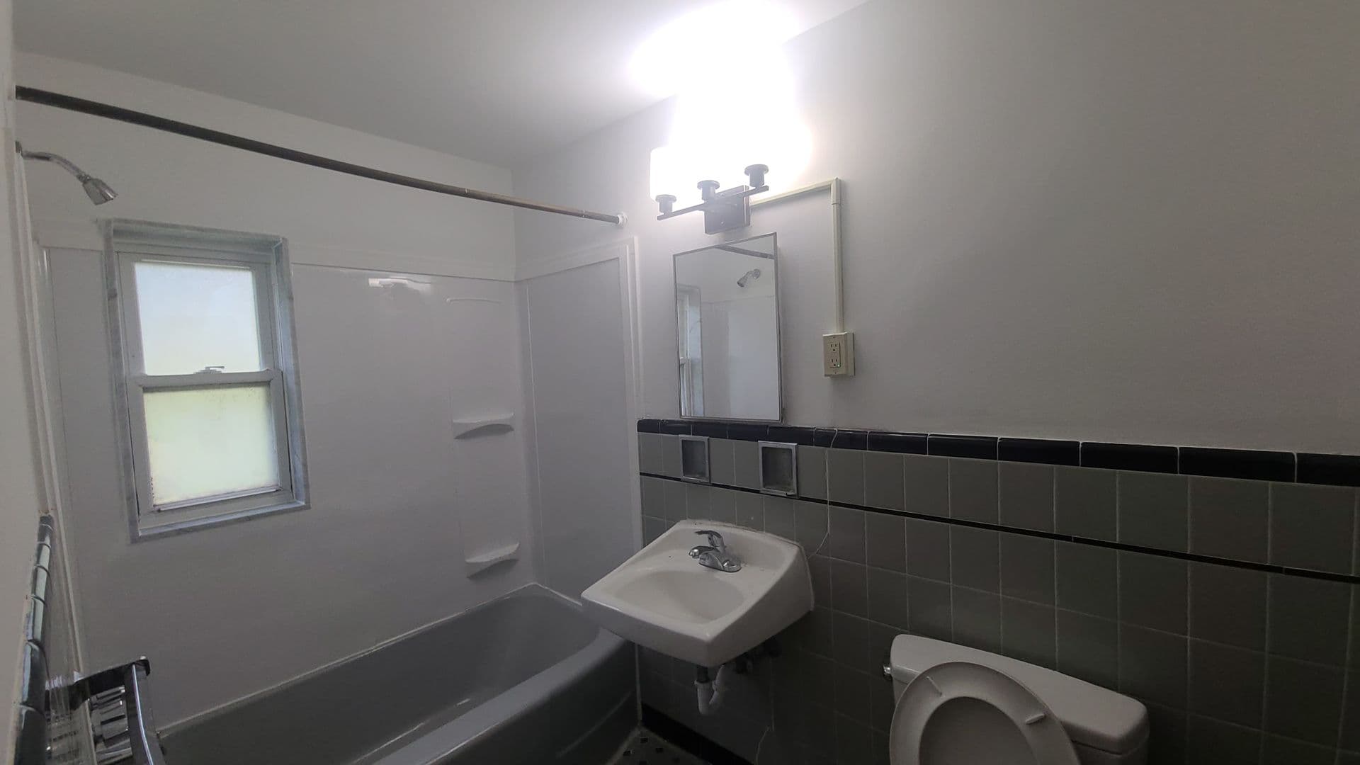 Pittsburgh Apartment: 135 Abbeyville Rd