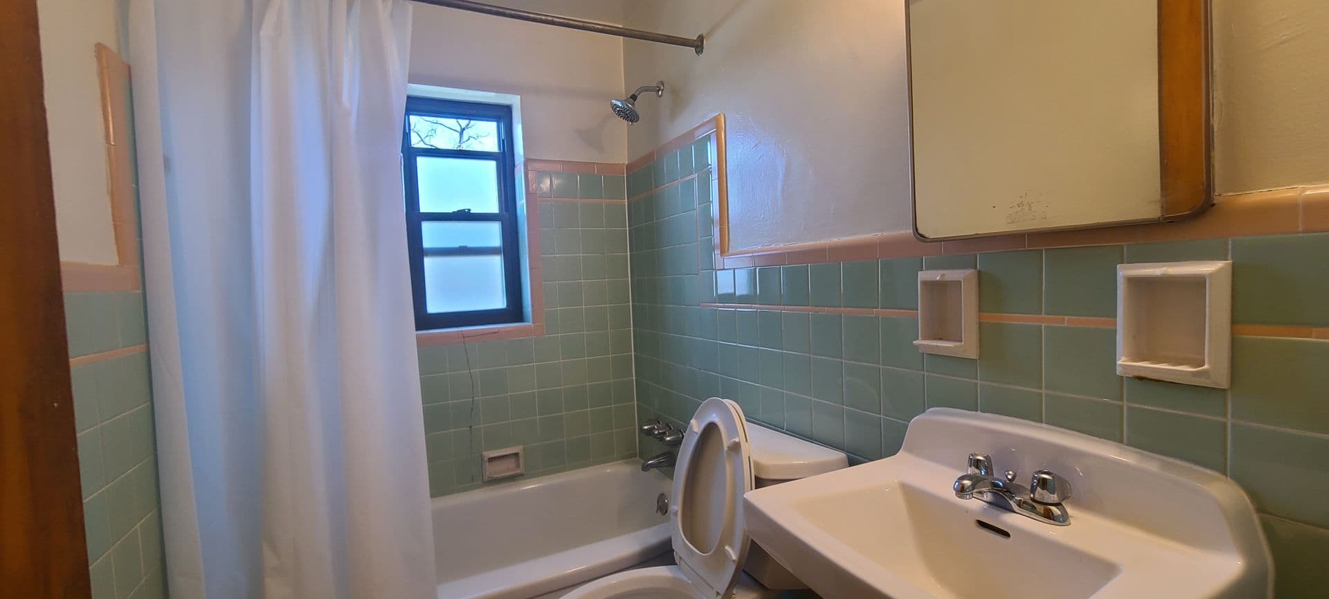 Pittsburgh Apartment: 135 Abbeyville Rd