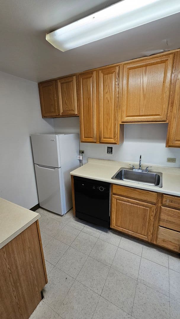 Pittsburgh Apartment: Schenley House and Schenley Annex