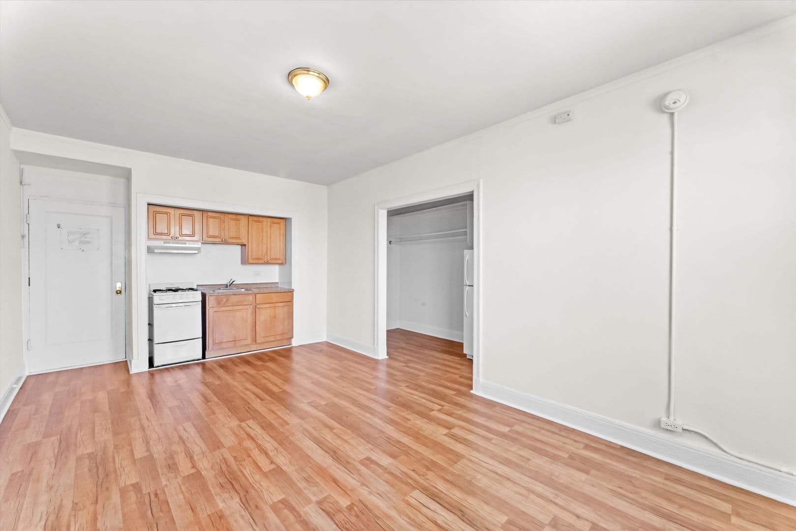 Chicago Apartment: 2779 N. Milwaukee