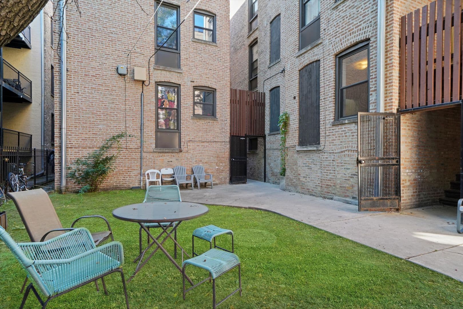Chicago Apartment: 2319-25 N. Kedzie