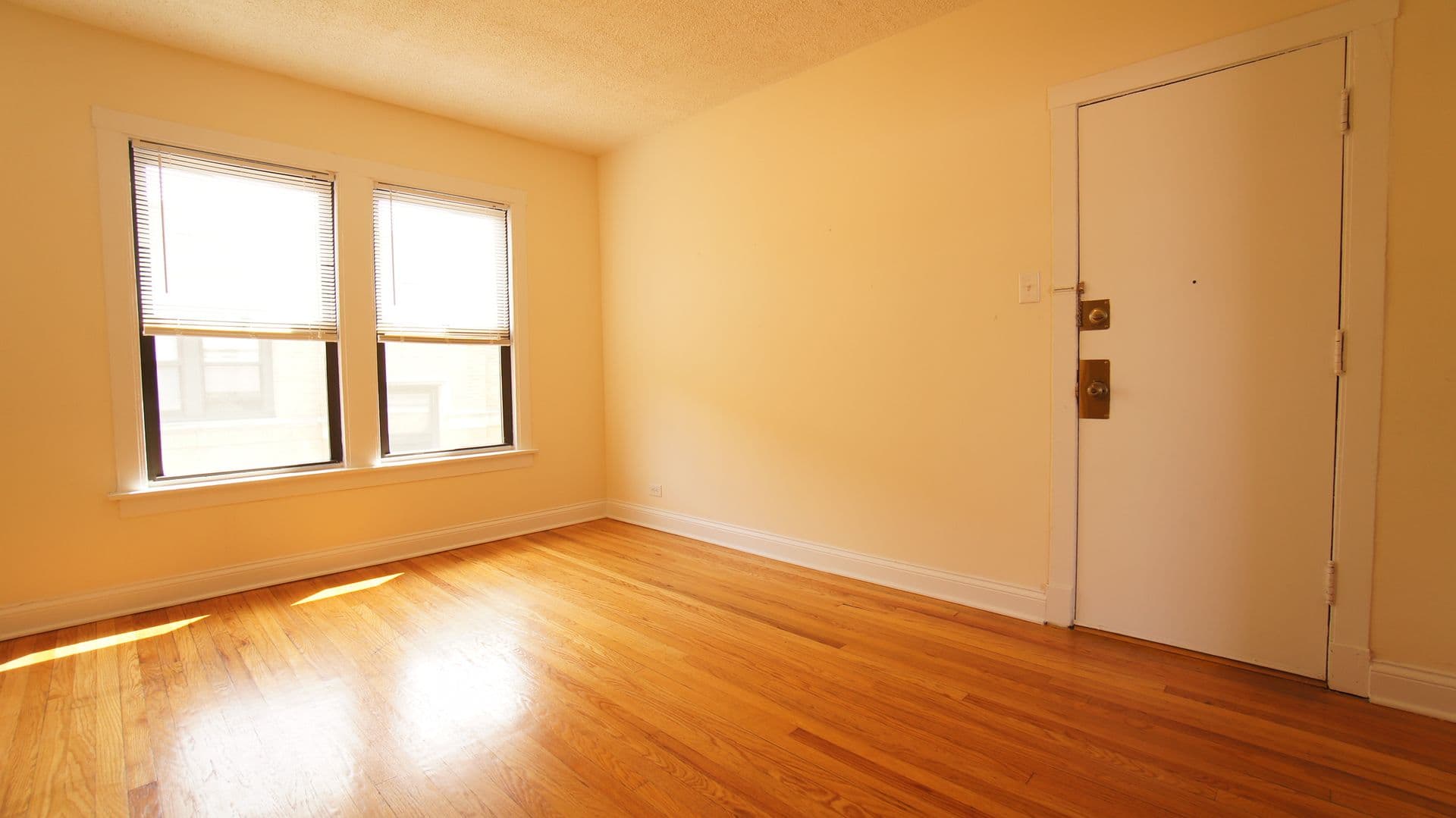 Chicago Apartment: 2647-53 N. Spaulding