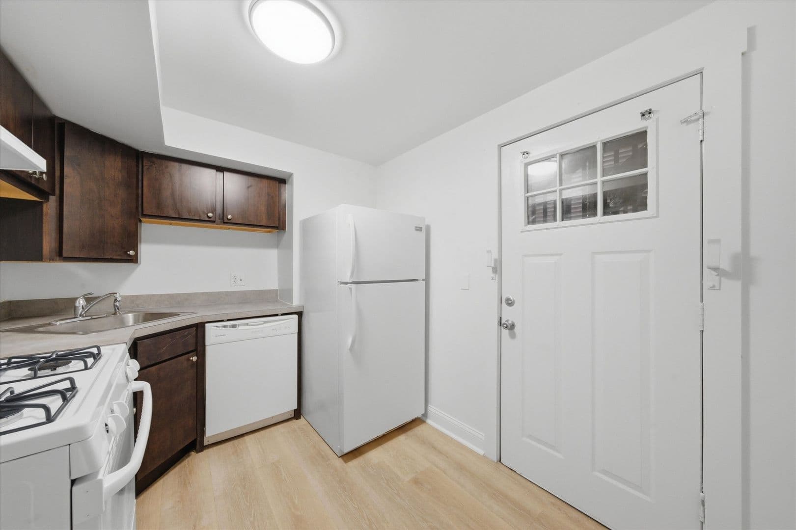 Chicago Apartment: 2915-2921 W. George