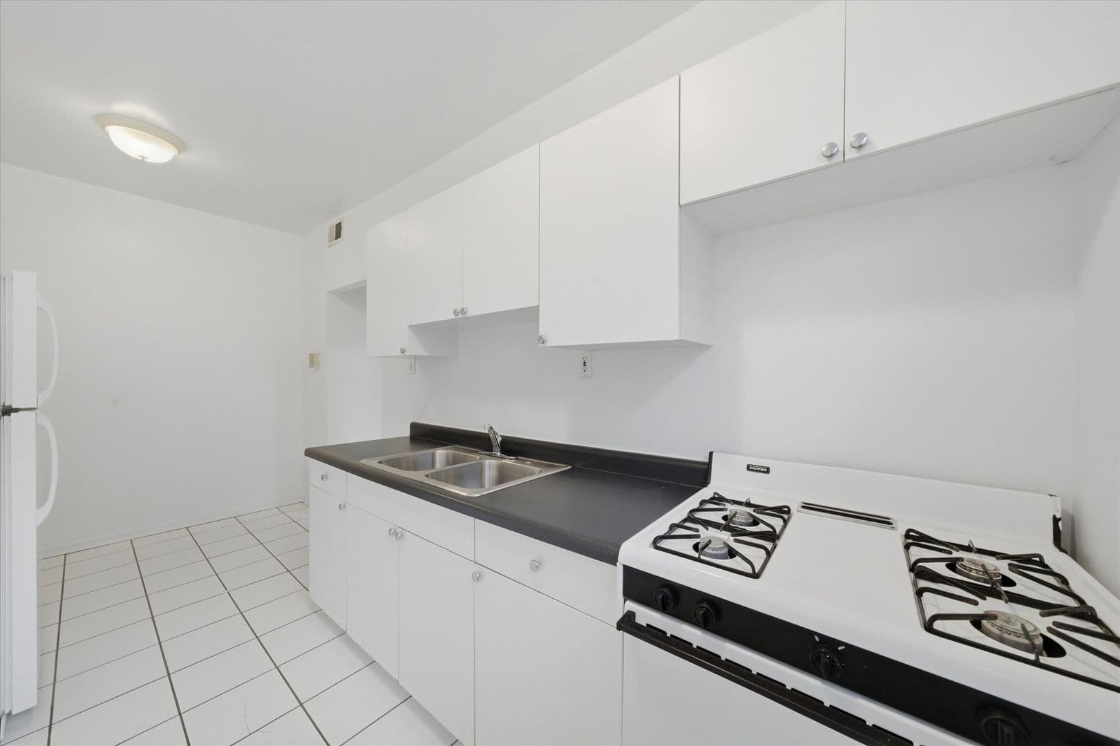 Chicago Apartment: 3000 N. Whipple
