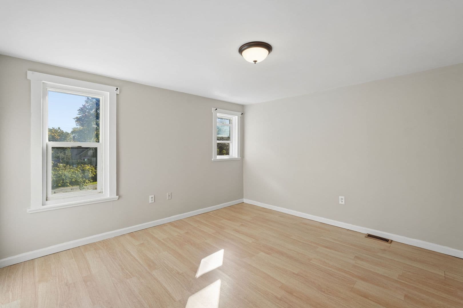 Columbus Apartment: 76-78 Hayden Ave