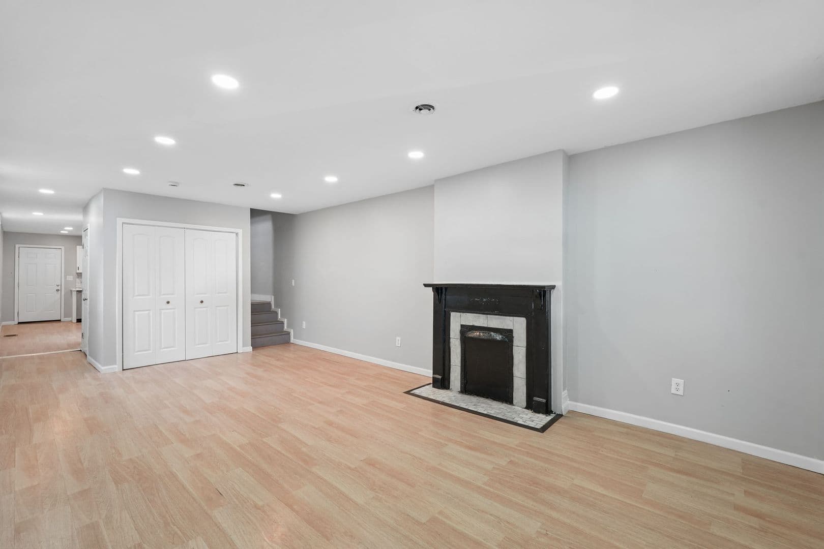 Columbus Apartment: 76-78 Hayden Ave