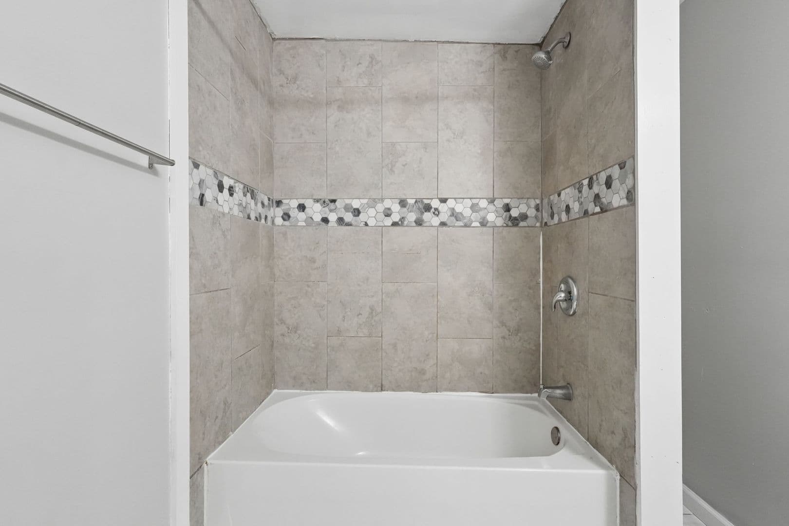 Columbus Apartment: 76-78 Hayden Ave