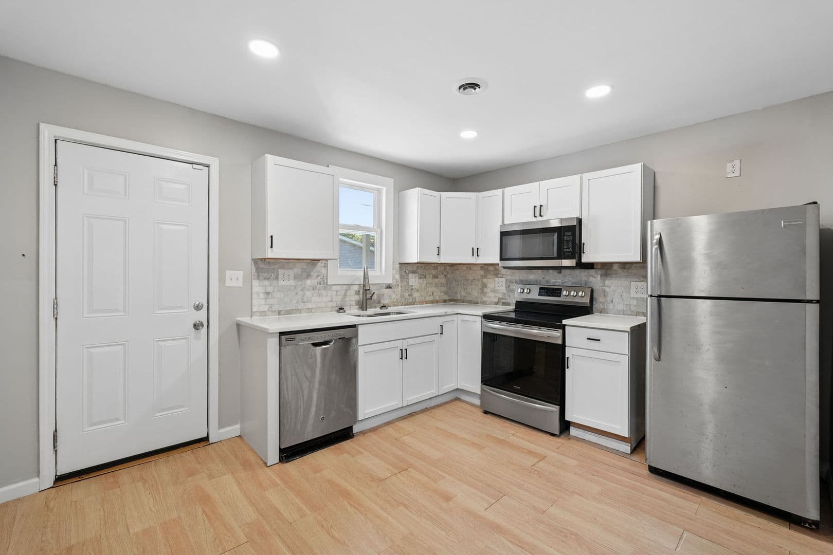 Columbus Apartment: 76-78 Hayden Ave