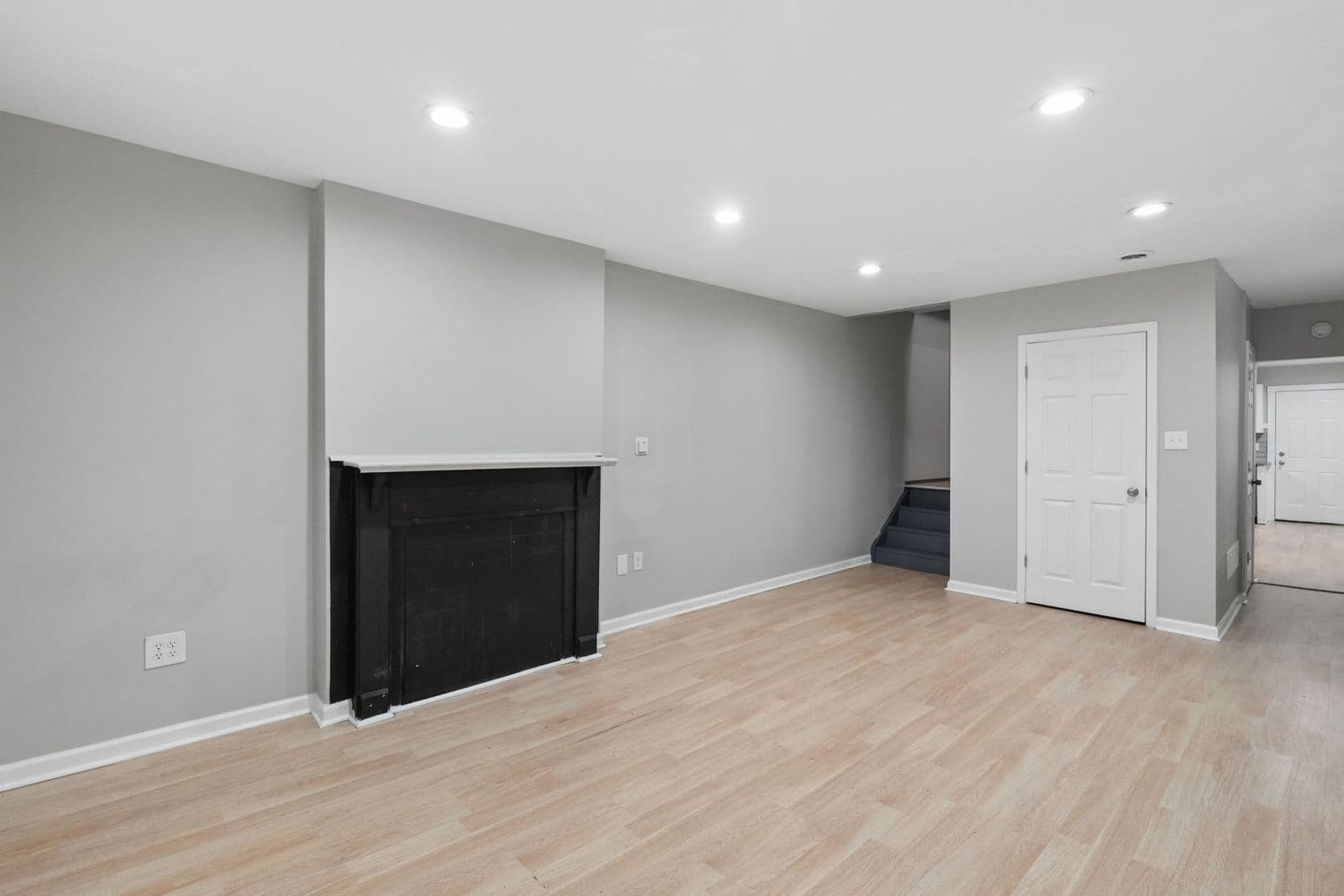 Columbus Apartment: 76-78 Hayden Ave