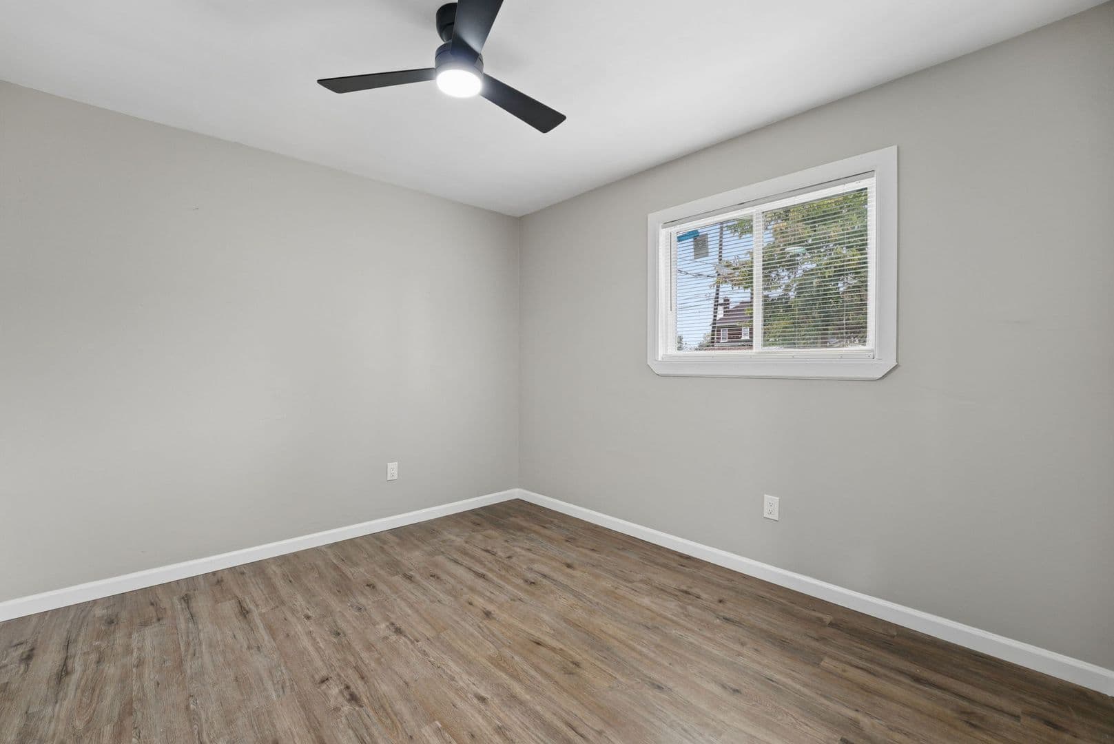 Columbus Apartment: 1611-1613 Aberdeen Ave