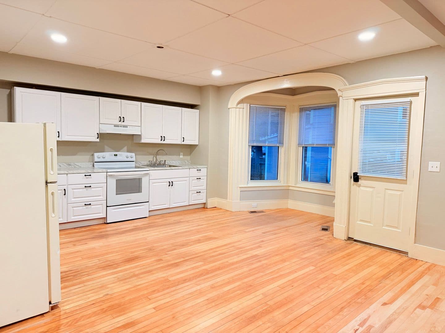White River Junction Apartment: 31, 63, 77-79 Christian Street